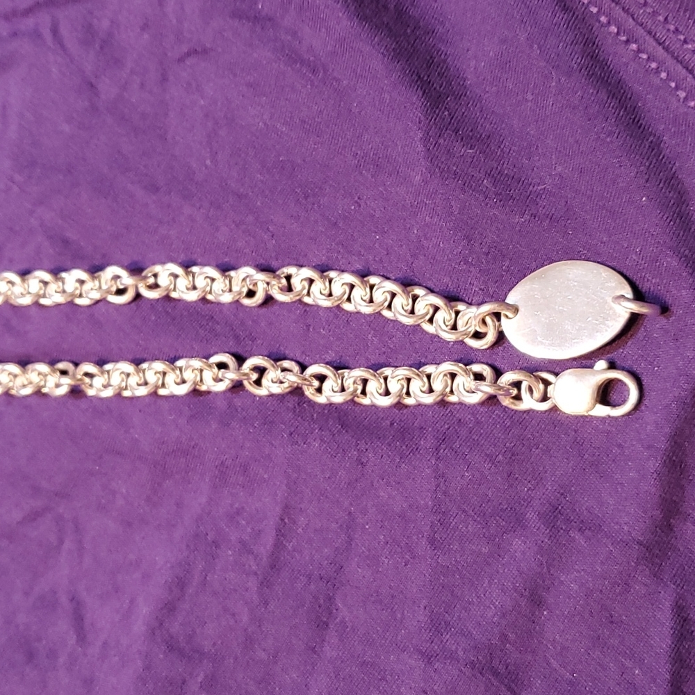 Silver Toggle Necklace with oval Pendant - Picture 15 of 16